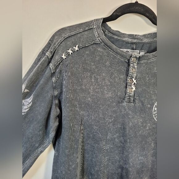 Affliction Men's Long Sleeve Shirt Graphite Grunge Distressed Cross Wings Medium - Picture 2 of 8